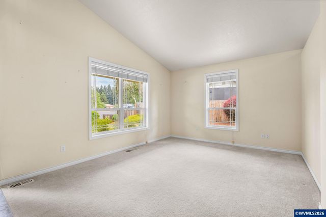 400 Hickory Ct, Lyons, OR 97358
