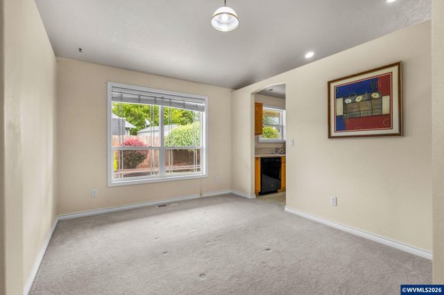 400 Hickory Ct, Lyons, OR 97358
