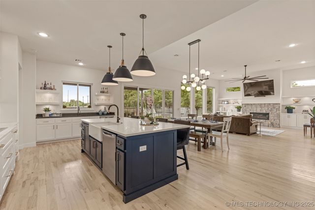 12031 S Urbana Avenue, Tulsa, OK 74137