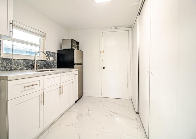 5601 SW 38th Street, Davie, FL 33314