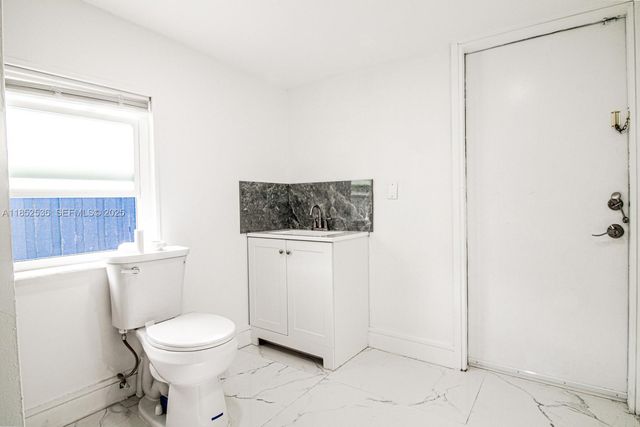 5601 SW 38th Street, Davie, FL 33314