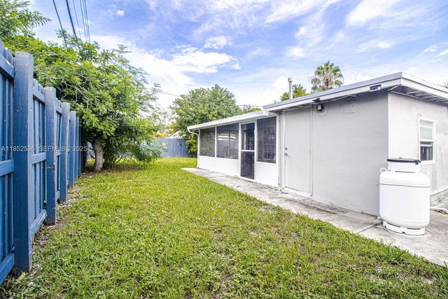 5601 SW 38th Street, Davie, FL 33314