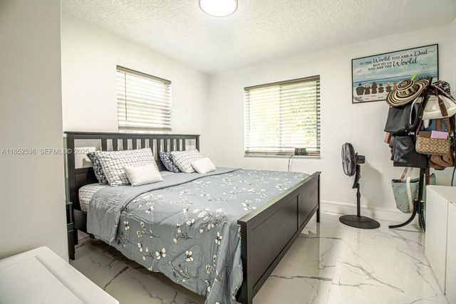 5601 SW 38th Street, Davie, FL 33314