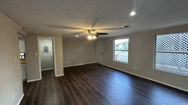 537 Tamarack Drive, San Antonio, TX 78133
