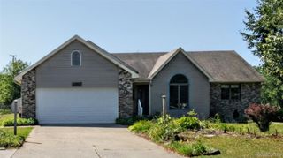 9362 Bennett Lake Road, Tyrone Township, MI 48430