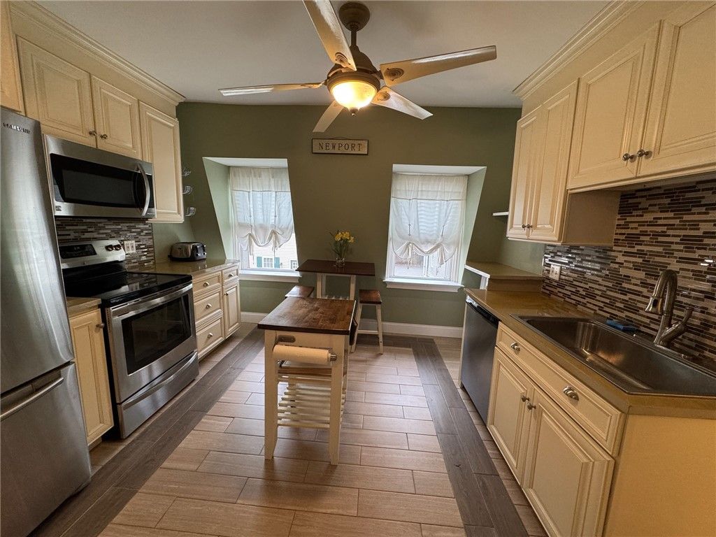 4 Hammond Street 5, Newport, RI 02840