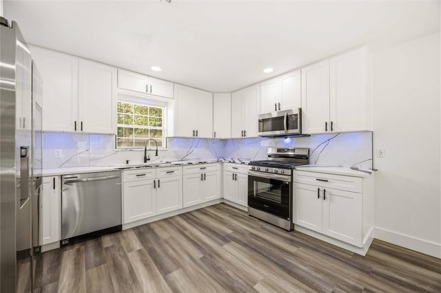 1530 15th Avenue N, Texas City, TX 77590