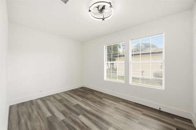 1530 15th Avenue N, Texas City, TX 77590