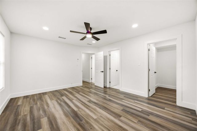 1530 15th Avenue N, Texas City, TX 77590