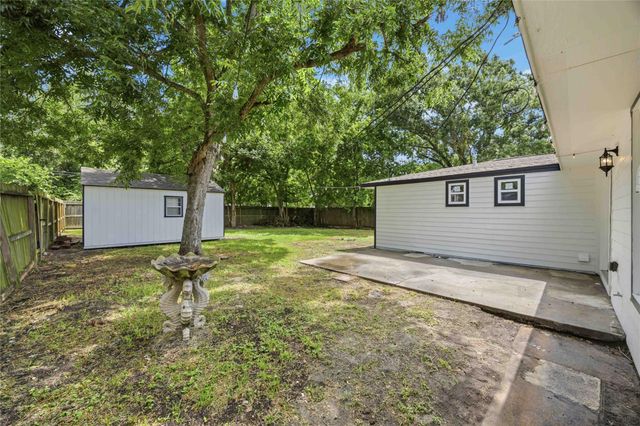 1530 15th Avenue N, Texas City, TX 77590