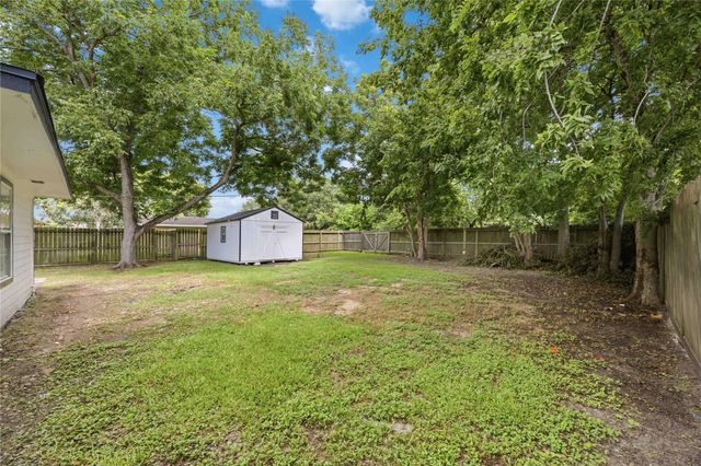 1530 15th Avenue N, Texas City, TX 77590