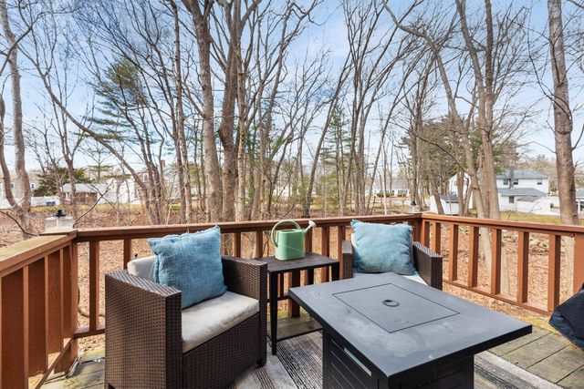 65 Dunvegan Woods Drive, Hampton, NH 03842