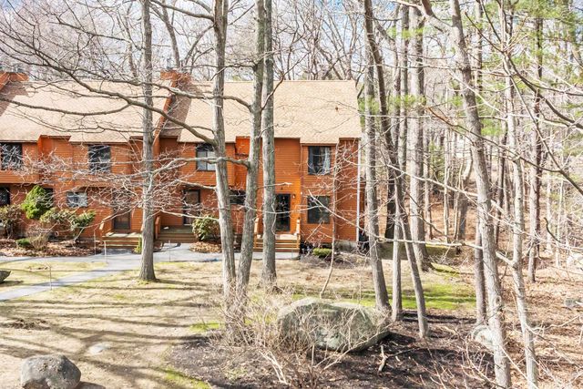 65 Dunvegan Woods Drive, Hampton, NH 03842