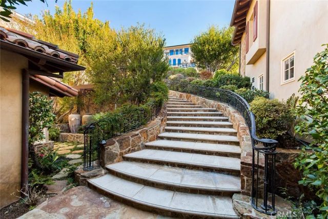 517 Emerald Bay, Laguna Beach, CA 92651