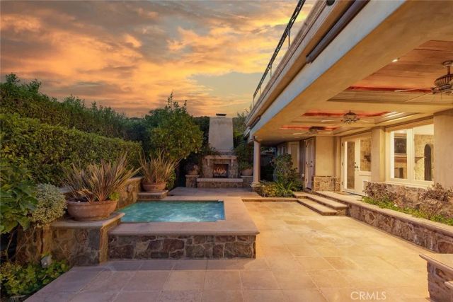 517 Emerald Bay, Laguna Beach, CA 92651
