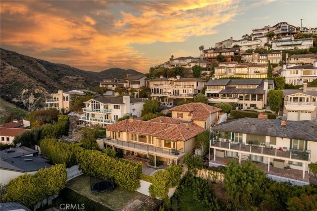 517 Emerald Bay, Laguna Beach, CA 92651