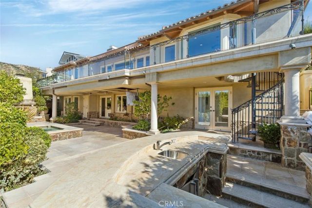517 Emerald Bay, Laguna Beach, CA 92651