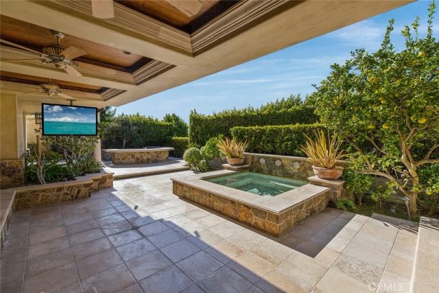 517 Emerald Bay, Laguna Beach, CA 92651