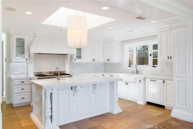 517 Emerald Bay, Laguna Beach, CA 92651