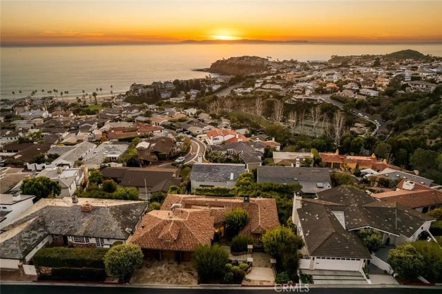 517 Emerald Bay, Laguna Beach, CA 92651