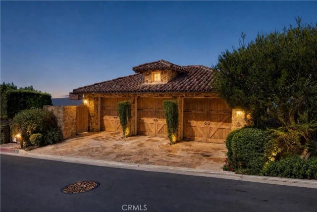 517 Emerald Bay, Laguna Beach, CA 92651