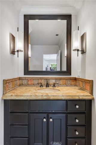 517 Emerald Bay, Laguna Beach, CA 92651