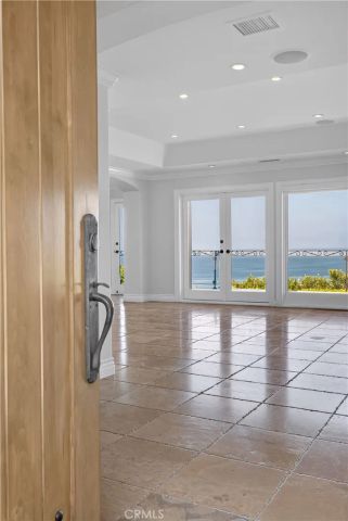 517 Emerald Bay, Laguna Beach, CA 92651