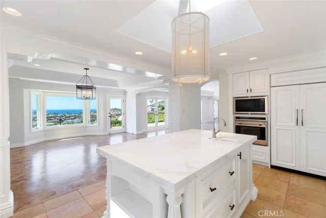 517 Emerald Bay, Laguna Beach, CA 92651