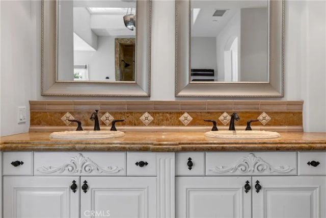 517 Emerald Bay, Laguna Beach, CA 92651