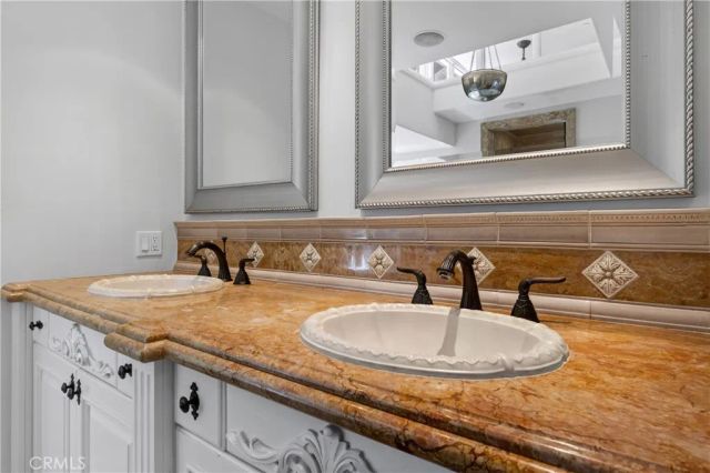 517 Emerald Bay, Laguna Beach, CA 92651