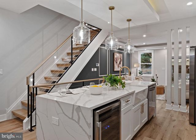 1125 CREASE ST, Philadelphia, PA 19125