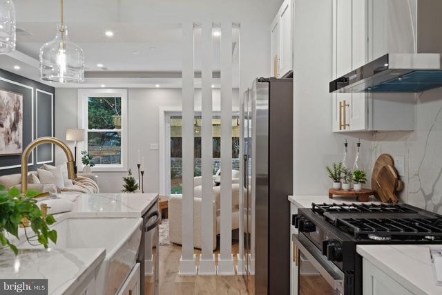 1125 CREASE ST, Philadelphia, PA 19125