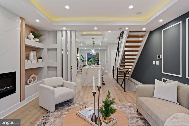 1125 CREASE ST, Philadelphia, PA 19125