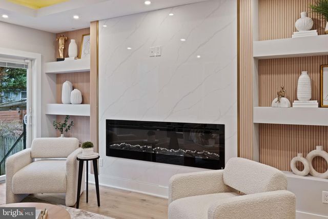 1125 CREASE ST, Philadelphia, PA 19125