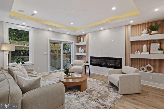 1125 CREASE ST, Philadelphia, PA 19125