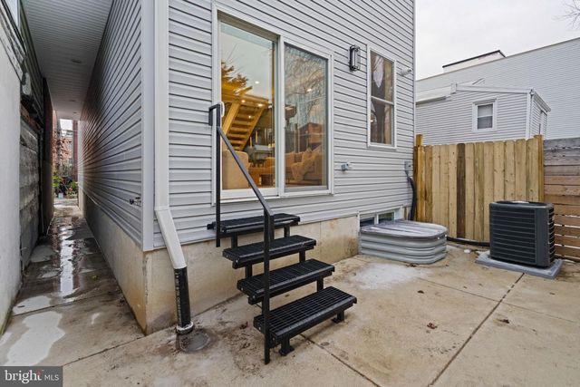 1125 CREASE ST, Philadelphia, PA 19125