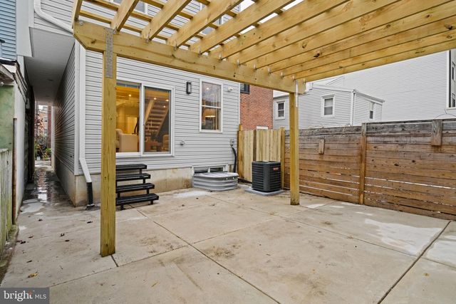 1125 CREASE ST, Philadelphia, PA 19125