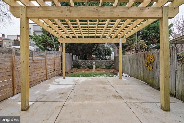 1125 CREASE ST, Philadelphia, PA 19125