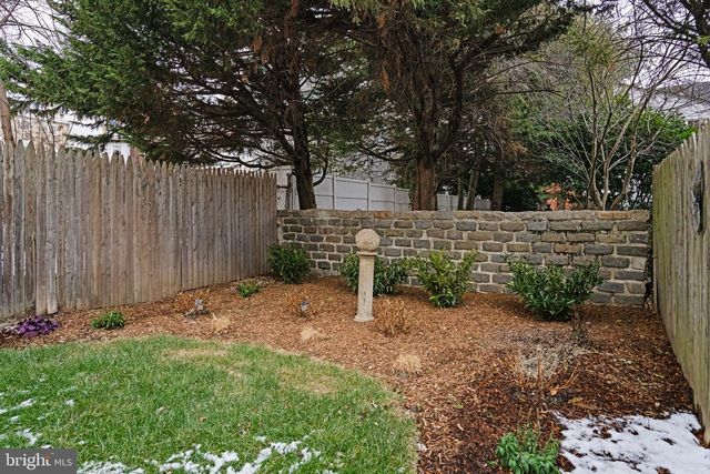 1125 CREASE ST, Philadelphia, PA 19125