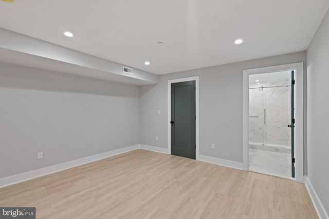 1125 CREASE ST, Philadelphia, PA 19125