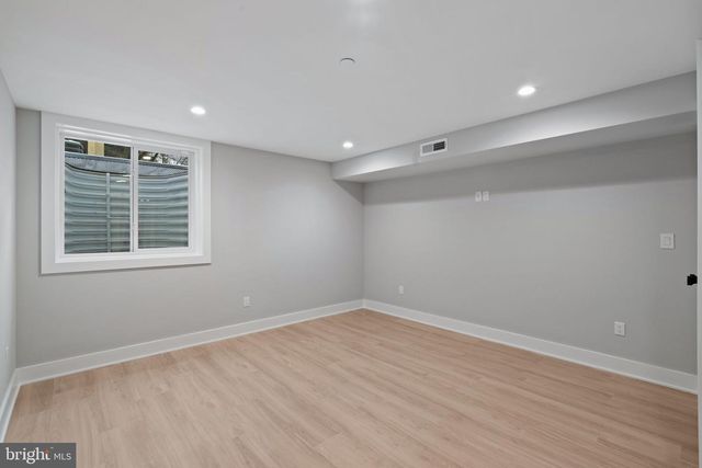 1125 CREASE ST, Philadelphia, PA 19125