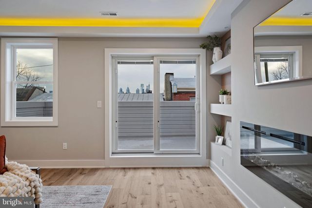 1125 CREASE ST, Philadelphia, PA 19125