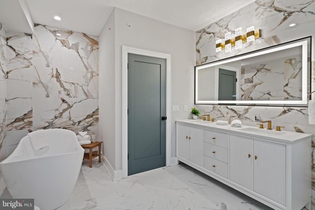 1125 CREASE ST, Philadelphia, PA 19125