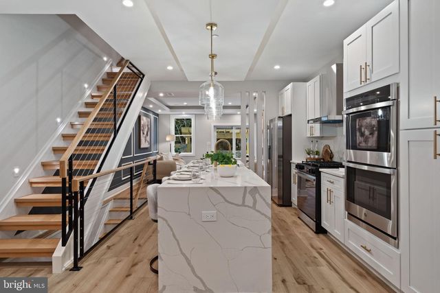 1125 CREASE ST, Philadelphia, PA 19125