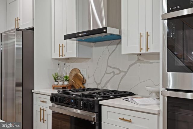 1125 CREASE ST, Philadelphia, PA 19125