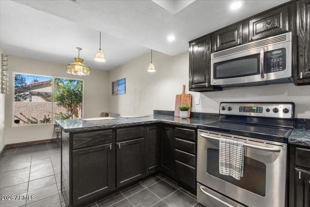 8422 N CENTRAL Avenue B, Phoenix, AZ 85020