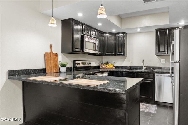 8422 N CENTRAL Avenue B, Phoenix, AZ 85020