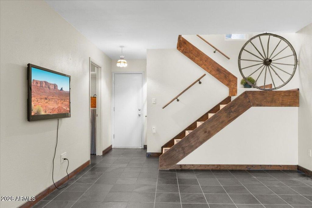 8422 N CENTRAL Avenue B, Phoenix, AZ 85020