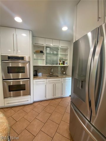 2021 Lyndway Road, Cleveland, OH 44121