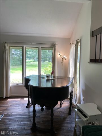 2021 Lyndway Road, Cleveland, OH 44121